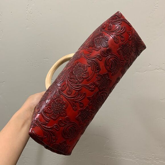 Vintage Style Handmade Genuine Leather Floral Embossed Wood Handle Kiss-lock Bag - Picture 10 of 14